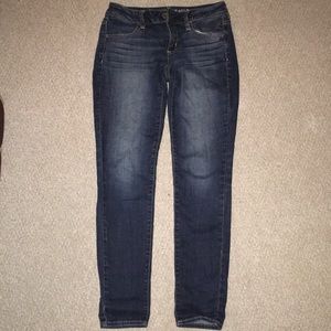 AMERICAN EAGLE Dark Wash Super Stretch Jeggings